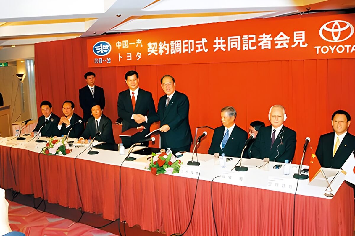 Узнали в AV.BY. Сотрудничество с VW и лимузин для президента США. Почему китайский FAW, пришедший на наш рынок, — далеко не ноунейм Узнали в AV.BY. Сотрудничество с VW и лимузин для президента США. Почему китайский FAW, пришедший на наш рынок, — далеко не ноунейм