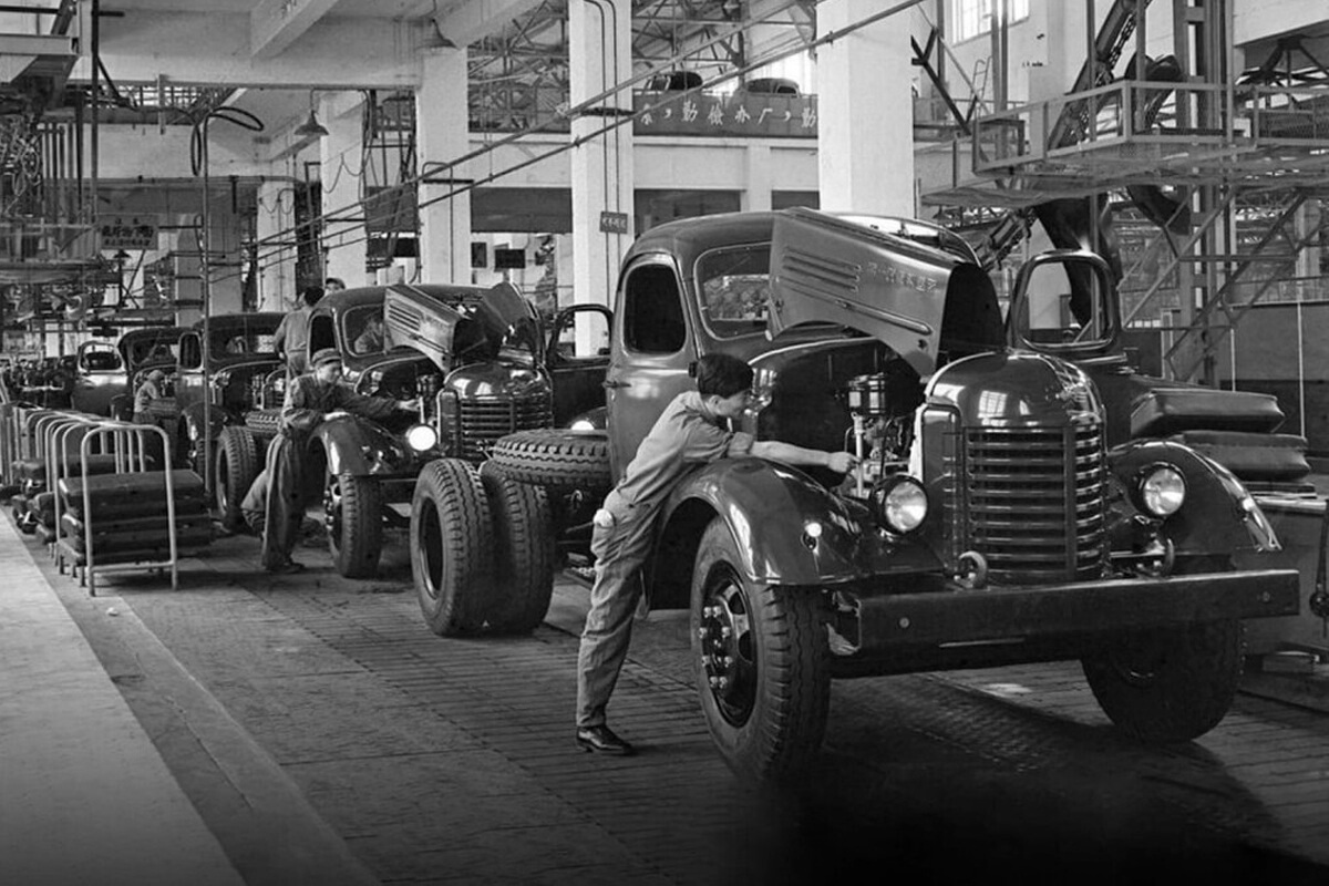 Узнали в AV.BY. Сотрудничество с VW и лимузин для президента США. Почему китайский FAW, пришедший на наш рынок, — далеко не ноунейм Узнали в AV.BY. Сотрудничество с VW и лимузин для президента США. Почему китайский FAW, пришедший на наш рынок, — далеко не ноунейм