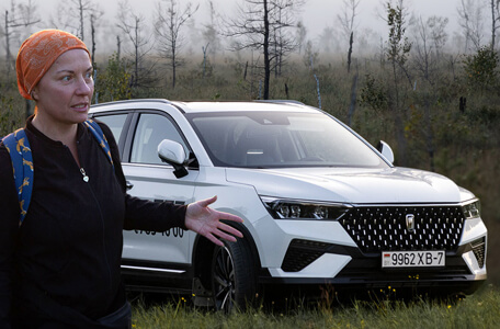 Путешествия Onliner.by с Bestune T77. Рассвет на болоте, царь-сосна и барсучьи норы. Вместе с королевой Полесья исследуем долину Припяти на FAW BESTUNE T77