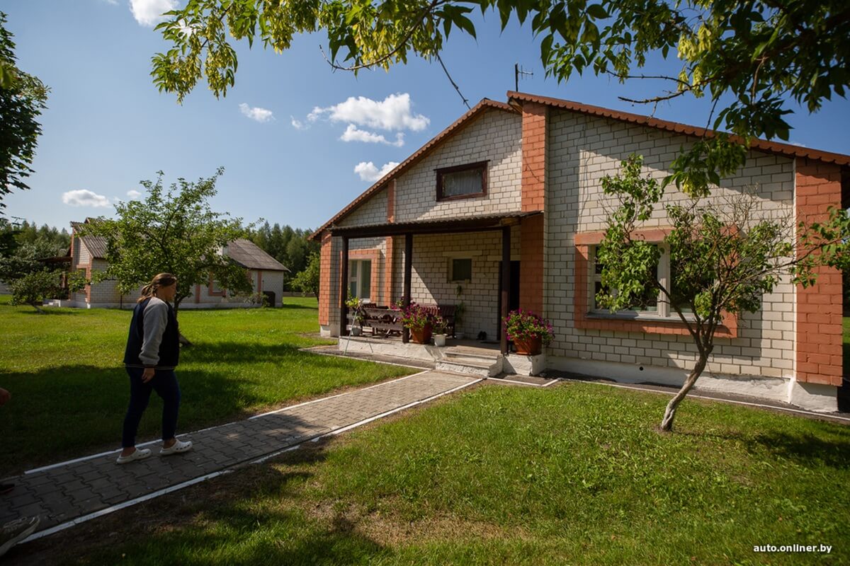 Путешествия Onliner.by с Bestune T77. Рассвет на болоте, царь-сосна и барсучьи норы. Вместе с королевой Полесья исследуем долину Припяти на FAW BESTUNE T77 Путешествия Onliner.by с Bestune T77. Рассвет на болоте, царь-сосна и барсучьи норы. Вместе с королевой Полесья исследуем долину Припяти на FAW BESTUNE T77