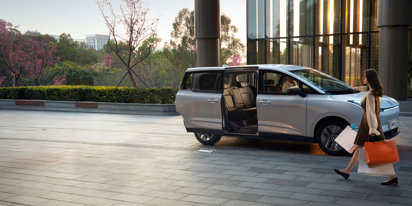 Электромобиль FAW Bestune NAT