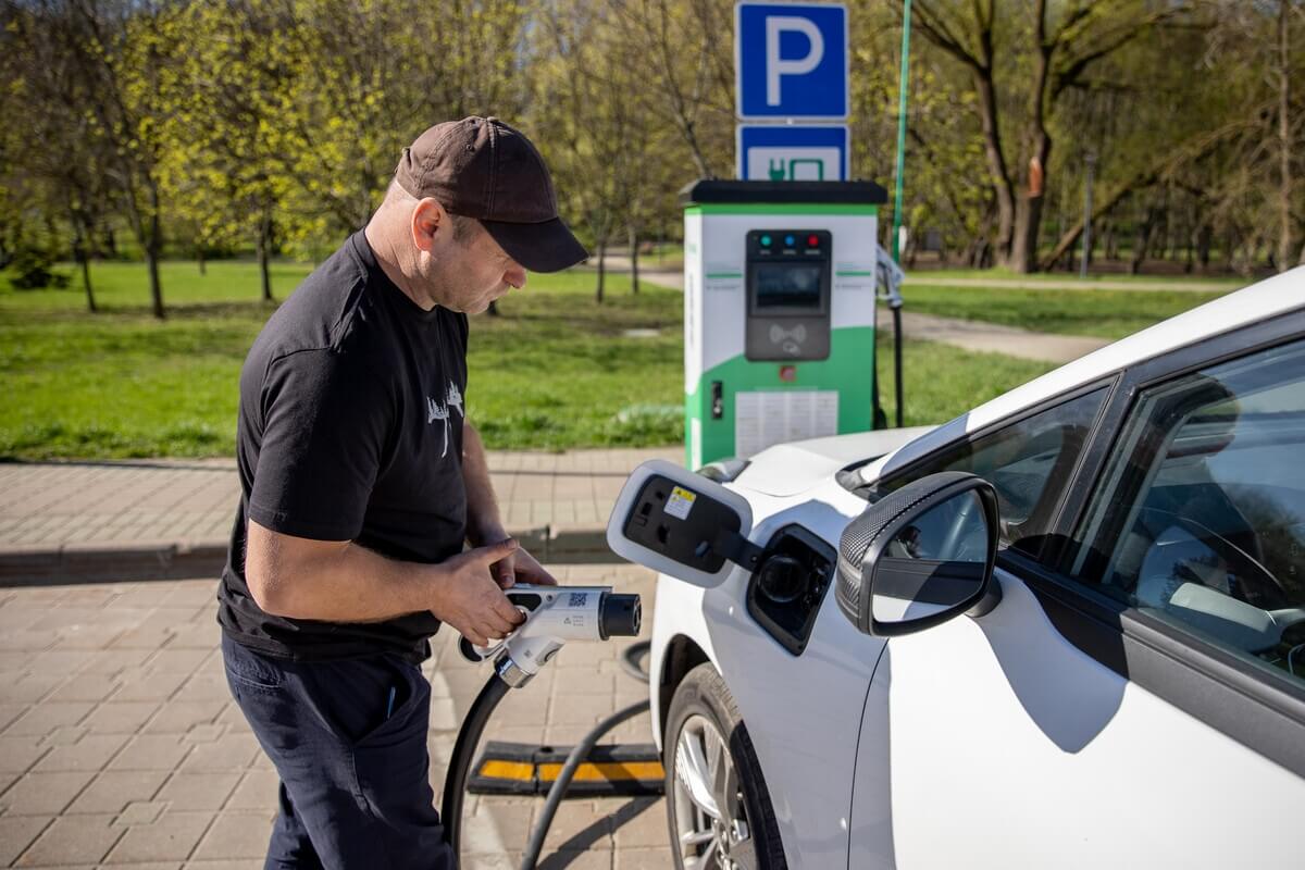Проверено AV.BY Отзыв таксиста про эксплуатацию электровэна Bestune NAT Проверено AV.BY Отзыв таксиста про эксплуатацию электровэна Bestune NAT