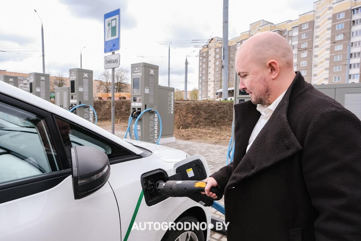 Насколько FAW Bestune NAT с гарантией 400 000 км подходит под такси? Узнали в «АвтоГродно» Насколько FAW Bestune NAT с гарантией 400 000 км подходит под такси? Узнали в «АвтоГродно»