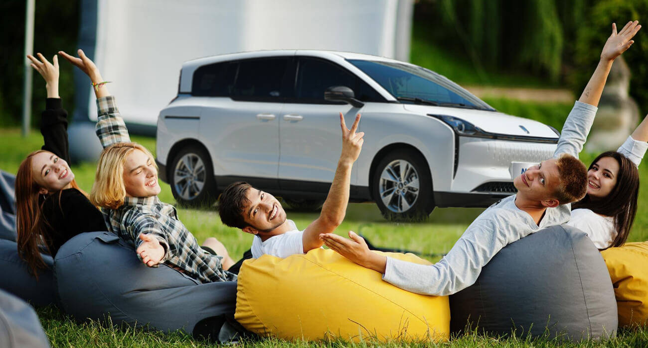 Путешествуйте вместе. Много места для большой компании.