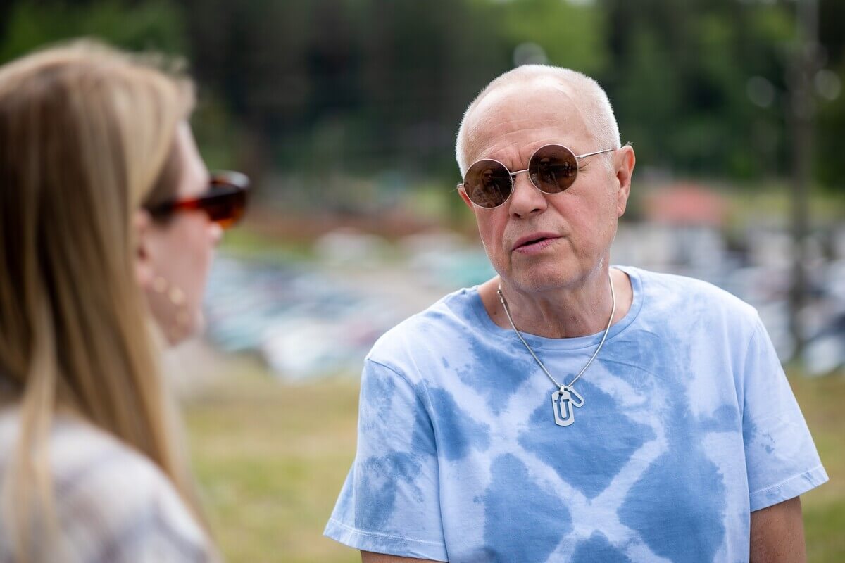 Первый покупатель FAW Bestune T77: история 81-летнего Юрия на av.by Первый покупатель FAW Bestune T77: история 81-летнего Юрия на av.by