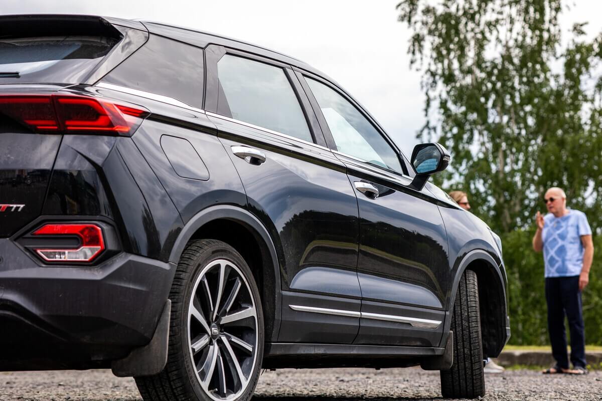 Первый покупатель FAW Bestune T77: история 81-летнего Юрия на av.by Первый покупатель FAW Bestune T77: история 81-летнего Юрия на av.by