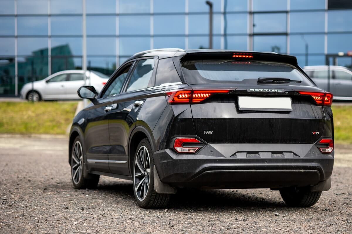 Первый покупатель FAW Bestune T77: история 81-летнего Юрия на av.by Первый покупатель FAW Bestune T77: история 81-летнего Юрия на av.by