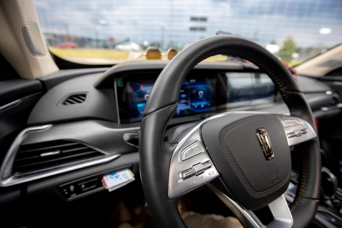 Первый покупатель FAW Bestune T77: история 81-летнего Юрия на av.by Первый покупатель FAW Bestune T77: история 81-летнего Юрия на av.by