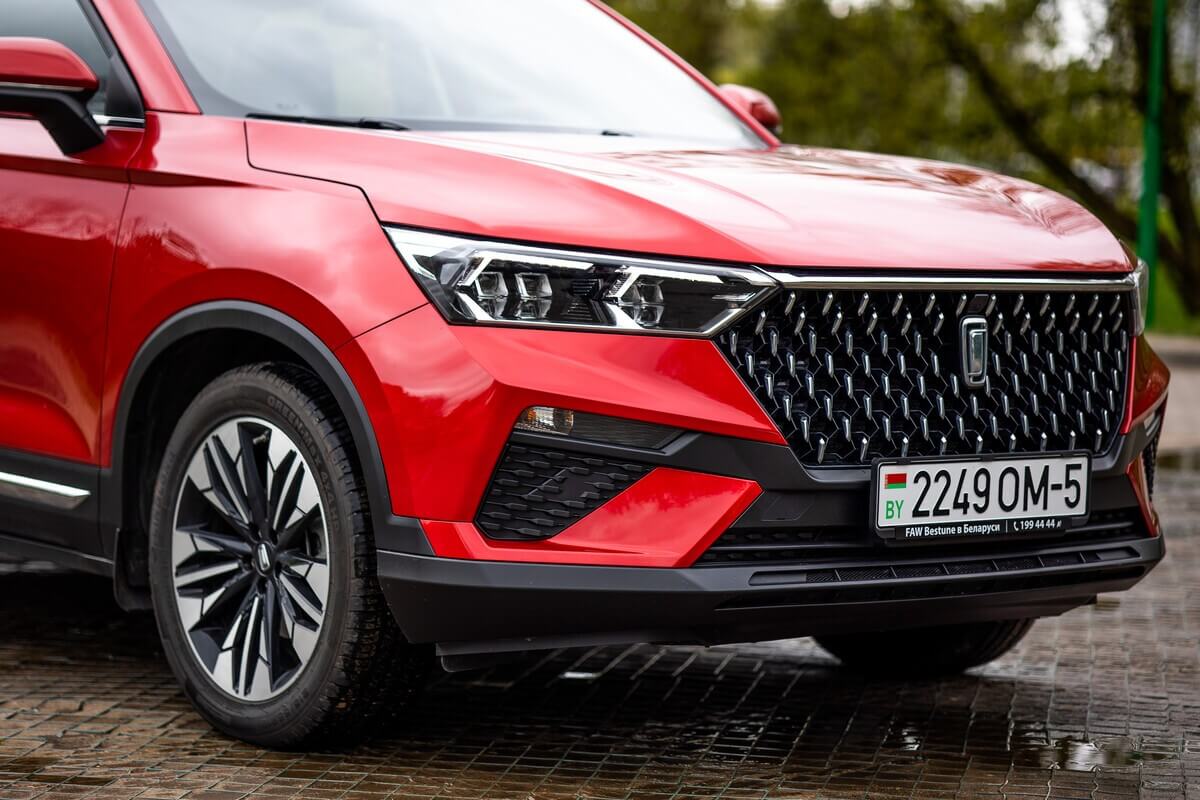 Механик рассказал av.by, чем его удивил FAW Bestune T77