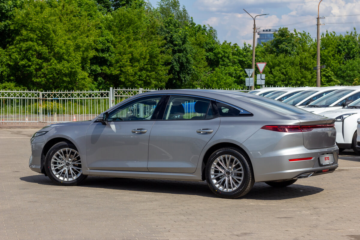 Новые FAW Bestune B70 уже в Беларуси: первые фото и цена