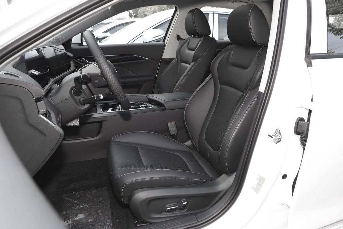 В продаже в июне: обновленные FAW Bestune B70 уже на пути в Беларусь