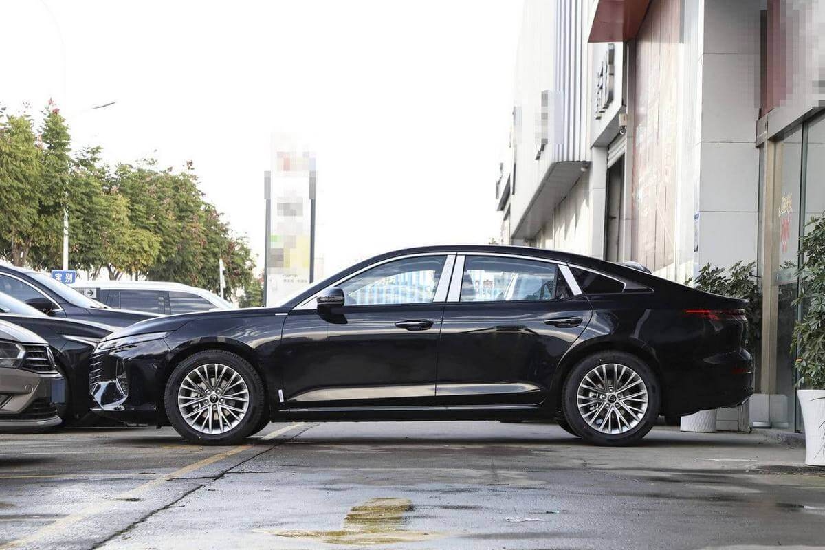 В продаже в июне: обновленные FAW Bestune B70 уже на пути в Беларусь