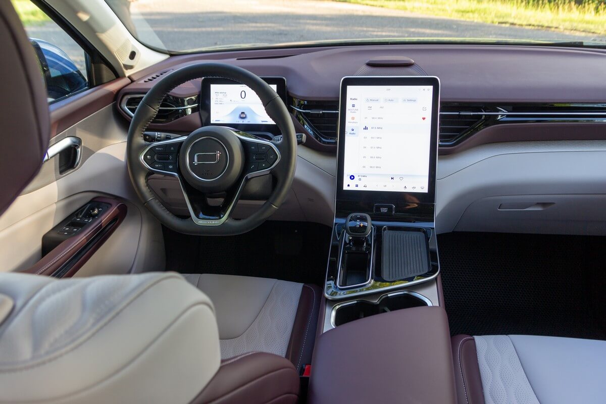 Тест-драйв FAW Bestune T90: ученик обогнал учителя? Тест-драйв FAW Bestune T90: ученик обогнал учителя?