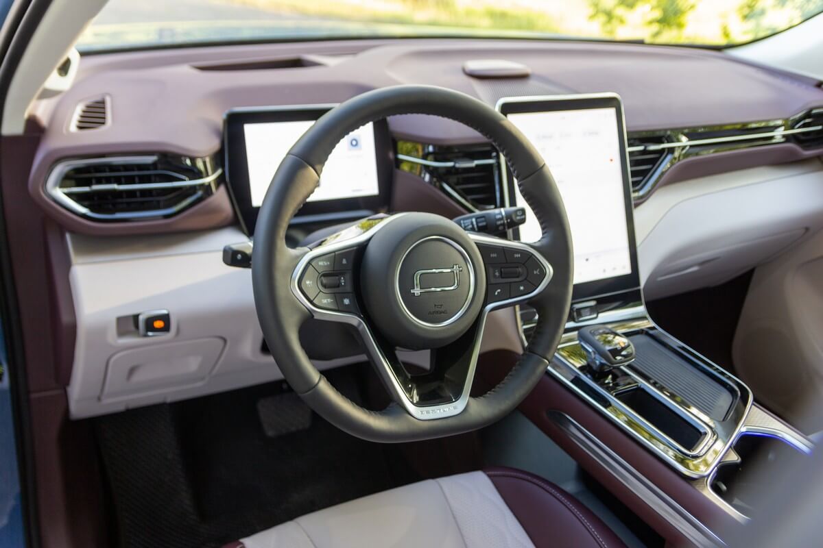 Тест-драйв FAW Bestune T90: ученик обогнал учителя? Тест-драйв FAW Bestune T90: ученик обогнал учителя?