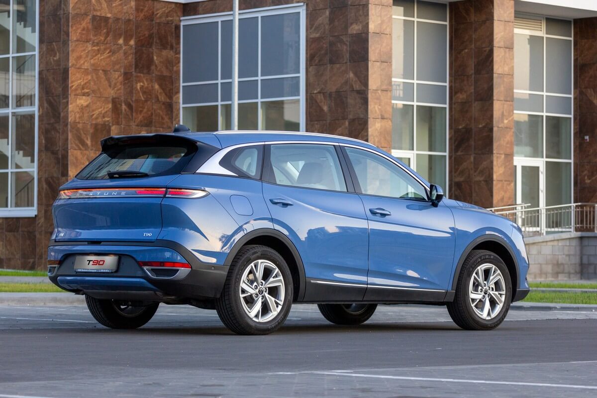 Тест-драйв FAW Bestune T90: ученик обогнал учителя? Тест-драйв FAW Bestune T90: ученик обогнал учителя?