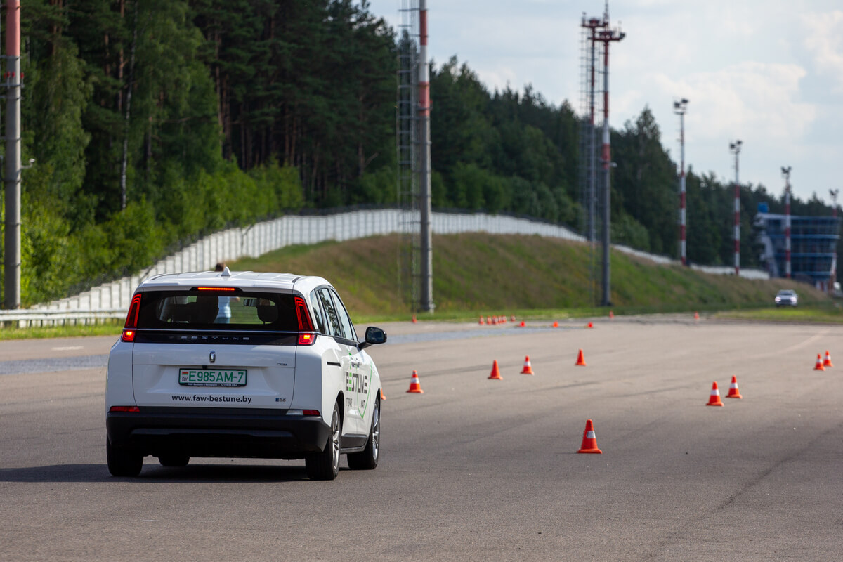 Специалисты дилерской сети прошли подготовку по системе FAW-VW