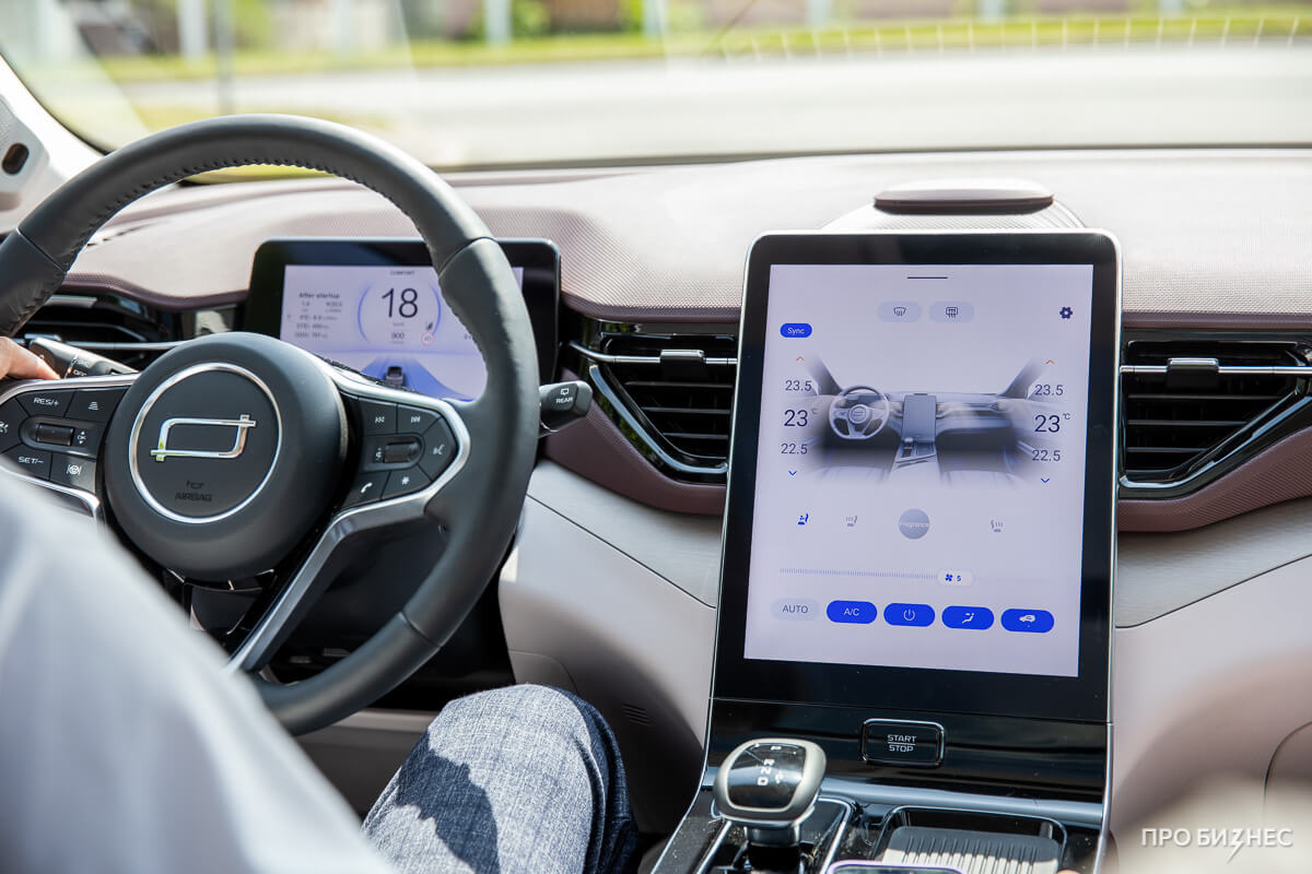 «Сам паркуется, все контролирует — еще бы за меня работал». Сооснователь «Про Бизнес» протестировал FAW Bestune T90 «Сам паркуется, все контролирует — еще бы за меня работал». Сооснователь «Про Бизнес» протестировал FAW Bestune T90