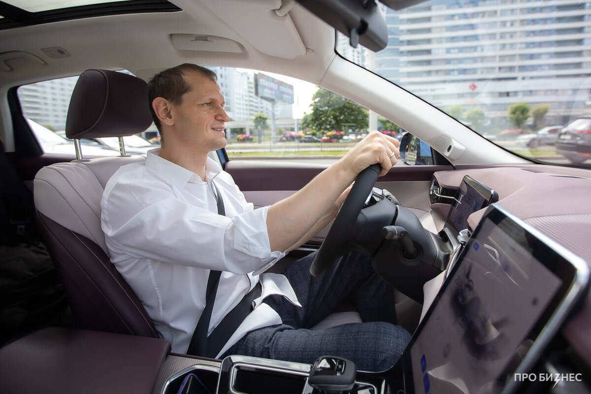 «Сам паркуется, все контролирует — еще бы за меня работал». Сооснователь «Про Бизнес» протестировал FAW Bestune T90 «Сам паркуется, все контролирует — еще бы за меня работал». Сооснователь «Про Бизнес» протестировал FAW Bestune T90