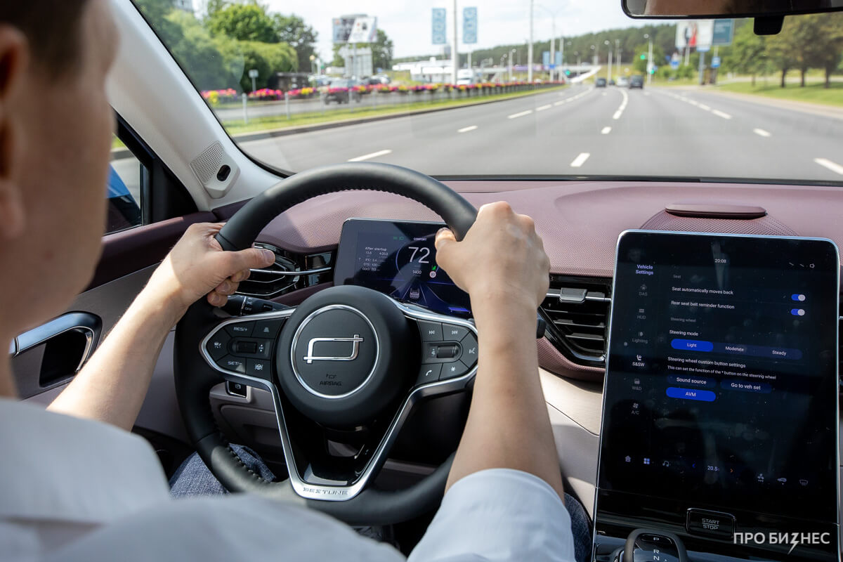 «Сам паркуется, все контролирует — еще бы за меня работал». Сооснователь «Про Бизнес» протестировал FAW Bestune T90 «Сам паркуется, все контролирует — еще бы за меня работал». Сооснователь «Про Бизнес» протестировал FAW Bestune T90