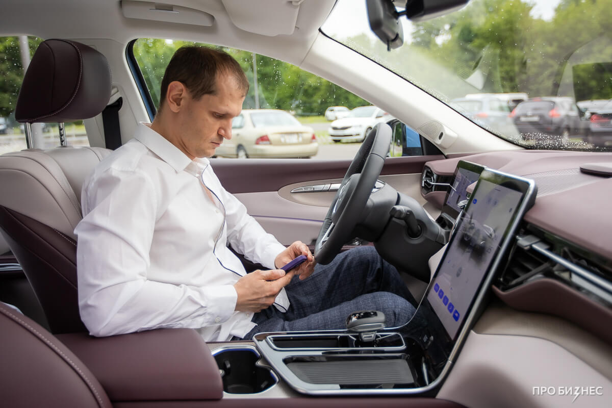 «Сам паркуется, все контролирует — еще бы за меня работал». Сооснователь «Про Бизнес» протестировал FAW Bestune T90 «Сам паркуется, все контролирует — еще бы за меня работал». Сооснователь «Про Бизнес» протестировал FAW Bestune T90