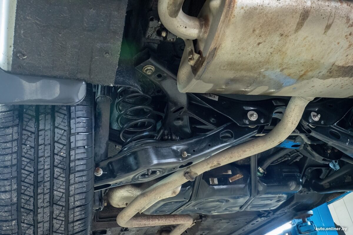 Выдержит ли «китаец» год эксплуатации в Беларуси? На подъемнике после 63 000 км Выдержит ли «китаец» год эксплуатации в Беларуси? На подъемнике после 63 000 км