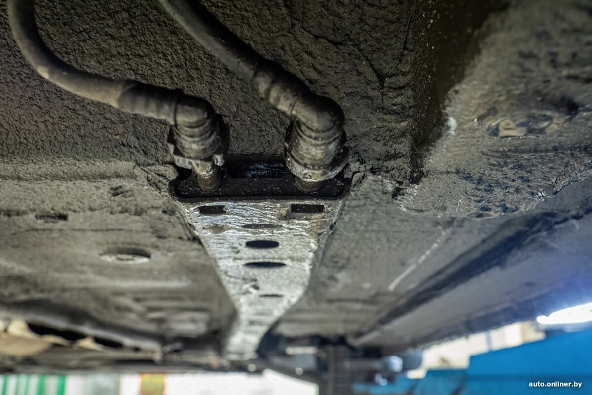 Выдержит ли «китаец» год эксплуатации в Беларуси? На подъемнике после 63 000 км Выдержит ли «китаец» год эксплуатации в Беларуси? На подъемнике после 63 000 км