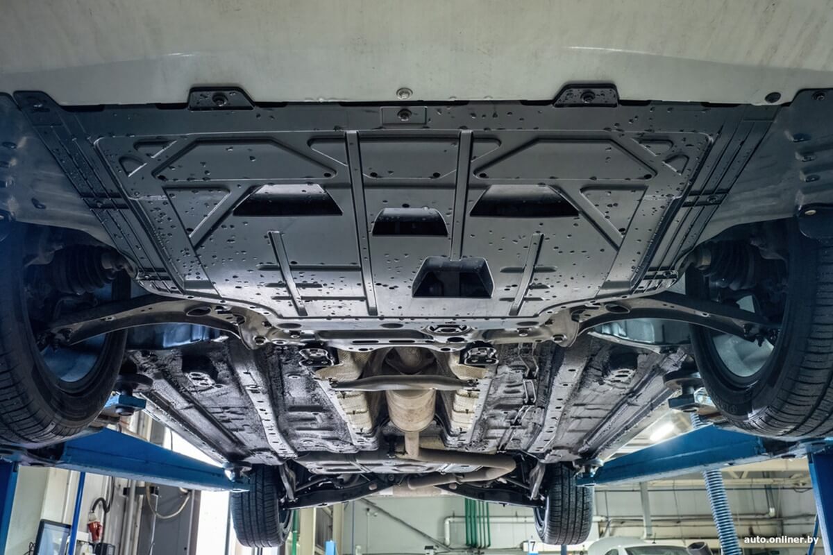 Выдержит ли «китаец» год эксплуатации в Беларуси? На подъемнике после 63 000 км Выдержит ли «китаец» год эксплуатации в Беларуси? На подъемнике после 63 000 км