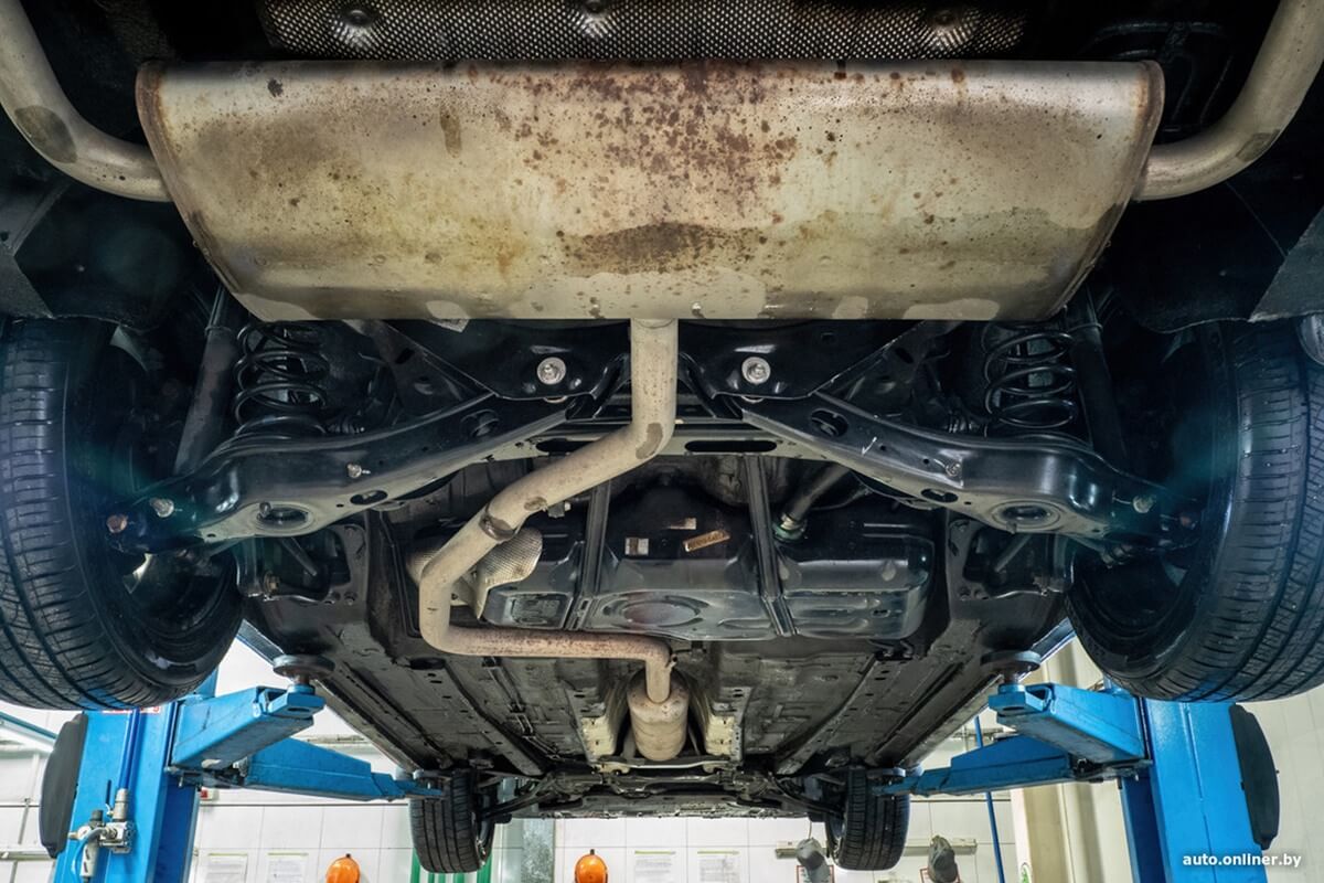 Выдержит ли «китаец» год эксплуатации в Беларуси? На подъемнике после 63 000 км Выдержит ли «китаец» год эксплуатации в Беларуси? На подъемнике после 63 000 км