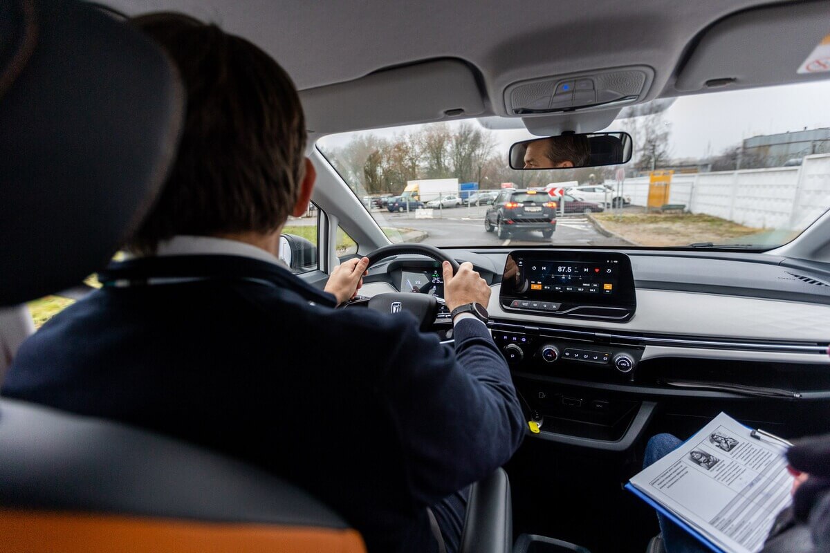 Почему зимой в электромобилях падает запас хода и что с этим делать? Разбираемся со специалистом Почему зимой в электромобилях падает запас хода и что с этим делать? Разбираемся со специалистом