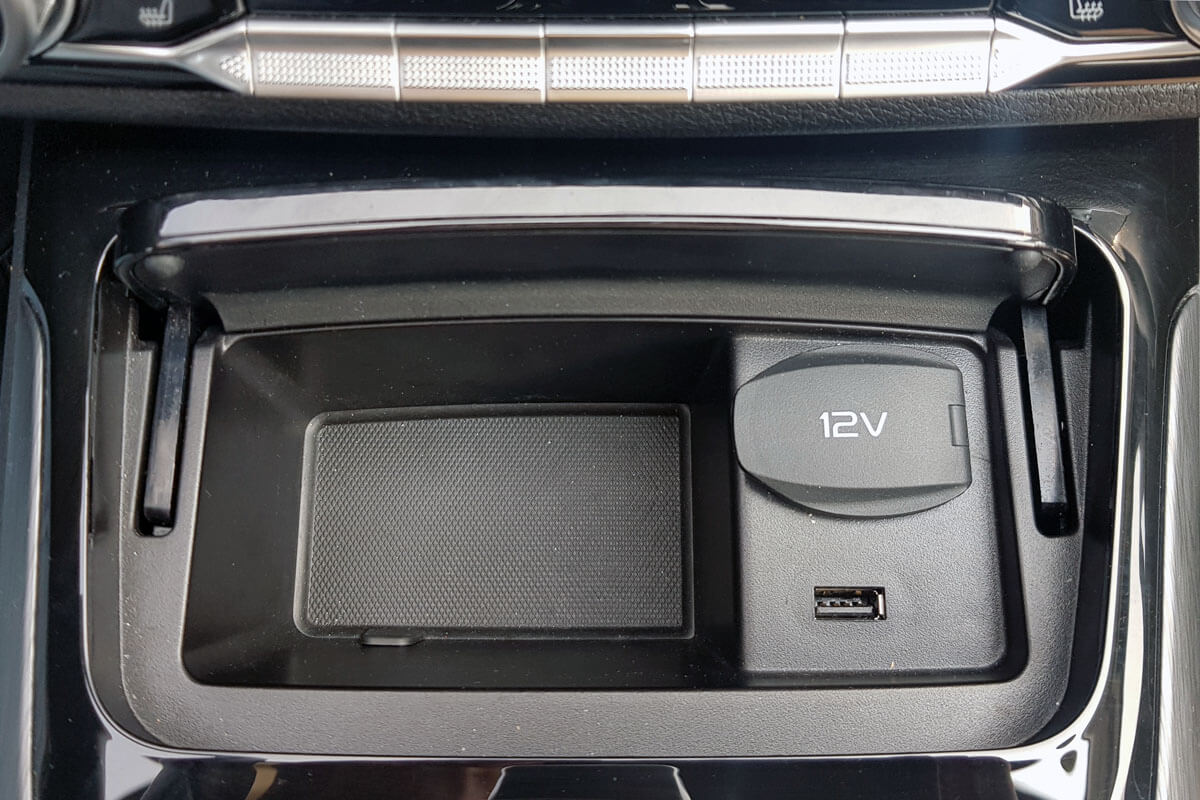 FAW Bestune T77: немецкий характер в китайской оболочке