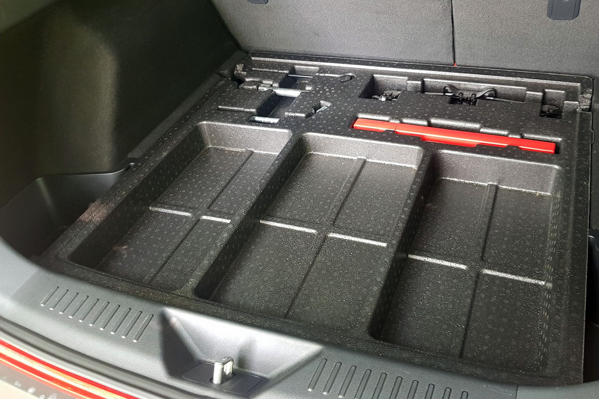 FAW Bestune T77: немецкий характер в китайской оболочке