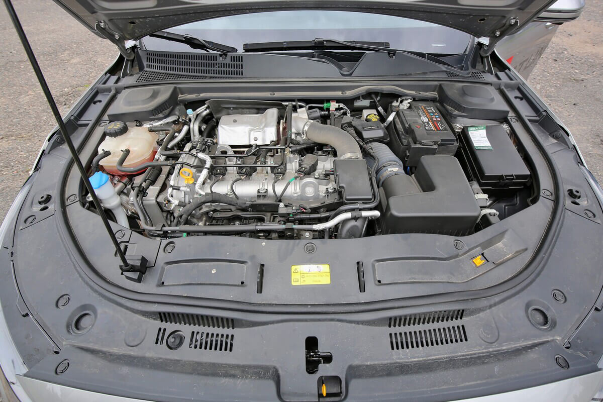 Метит в сменщики «Камри»?. Тестируем китайский лифтбек FAW BESTUNE B70 Метит в сменщики «Камри»?. Тестируем китайский лифтбек FAW BESTUNE B70