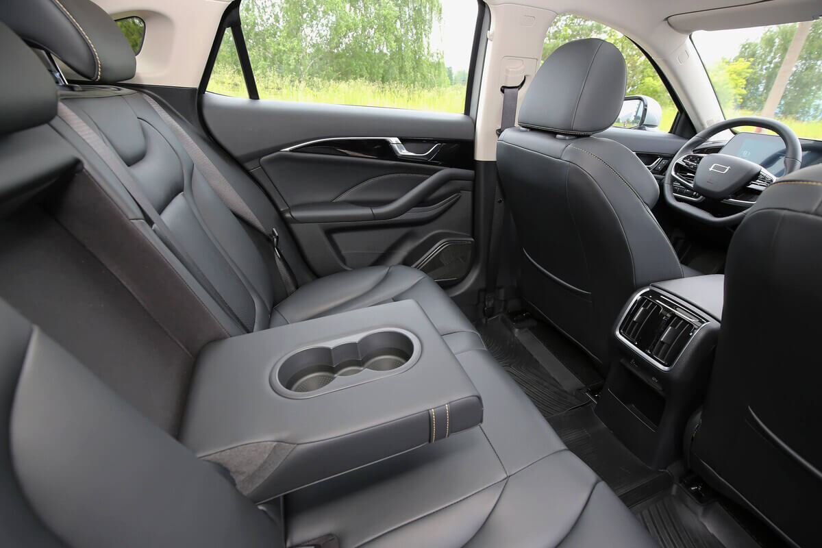 Метит в сменщики «Камри»?. Тестируем китайский лифтбек FAW BESTUNE B70 Метит в сменщики «Камри»?. Тестируем китайский лифтбек FAW BESTUNE B70