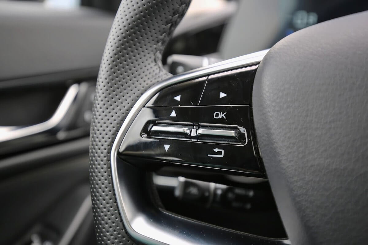 Метит в сменщики «Камри»?. Тестируем китайский лифтбек FAW BESTUNE B70 Метит в сменщики «Камри»?. Тестируем китайский лифтбек FAW BESTUNE B70