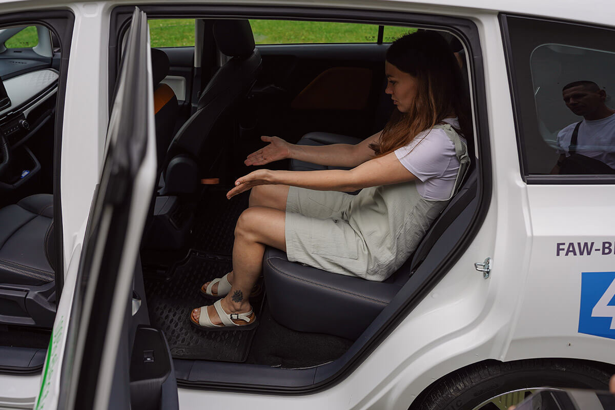 «Для моей работы было бы идеально». Строитель протестировал FAW Bestune NAT и остался приятно удивлен!