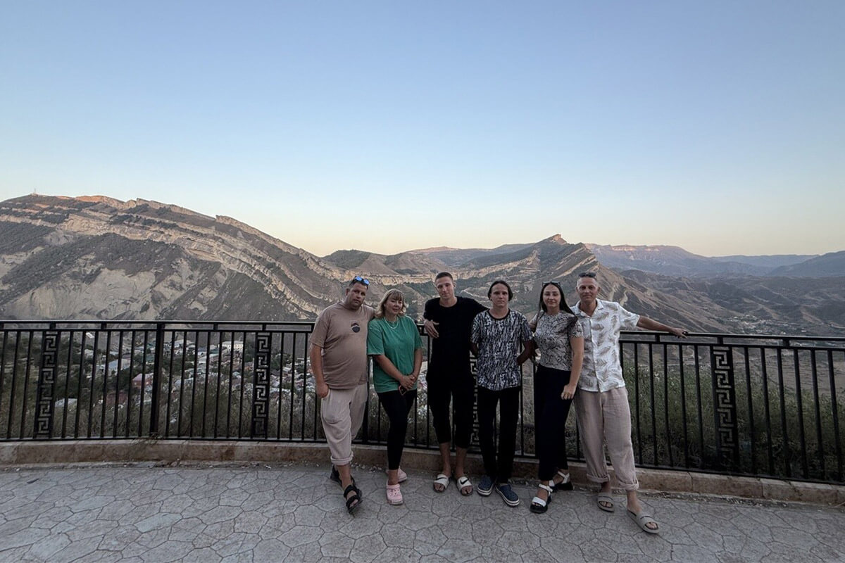 6 500 километров на двух FAW Bestune T77: путешествие из Городка в Дагестан 6 500 километров на двух FAW Bestune T77: путешествие из Городка в Дагестан