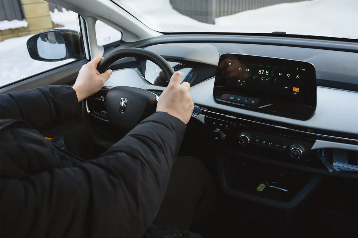 «За эти деньги лучше не придумаешь». Предприниматель и отец троих детей протестировал FAW Bestune NAT