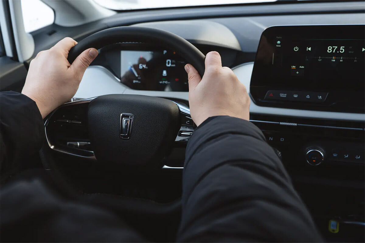 «За эти деньги лучше не придумаешь». Предприниматель и отец троих детей протестировал FAW Bestune NAT