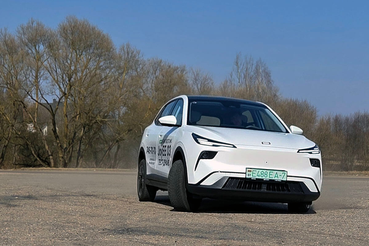 Беспристрастный тест-драйв FAW Bestune JoyEE 03 Беспристрастный тест-драйв FAW Bestune JoyEE 03