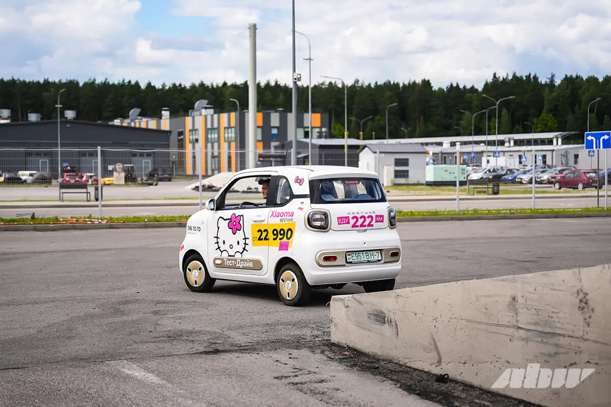 Удалось ли перевернуть Xiaoma? Испытываем автомобиль с экспертами на площадке ДОСААФ Удалось ли перевернуть Xiaoma? Испытываем автомобиль с экспертами на площадке ДОСААФ