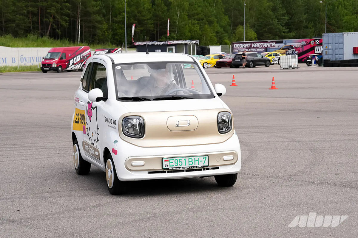 Удалось ли перевернуть Xiaoma? Испытываем автомобиль с экспертами на площадке ДОСААФ Удалось ли перевернуть Xiaoma? Испытываем автомобиль с экспертами на площадке ДОСААФ