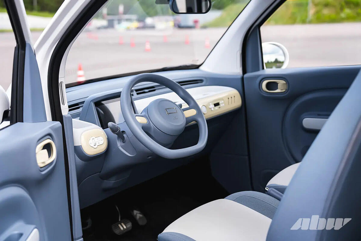 Удалось ли перевернуть Xiaoma? Испытываем автомобиль с экспертами на площадке ДОСААФ Удалось ли перевернуть Xiaoma? Испытываем автомобиль с экспертами на площадке ДОСААФ